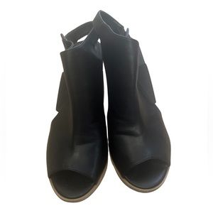 Steve Madden chunky heel peekaboo sandals